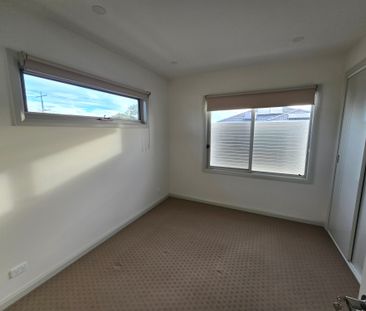 Oakleigh East - Photo 6