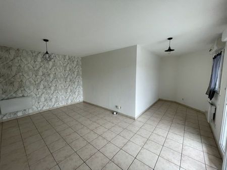 BEL APPARTEMENT EN RESIDENCE SECURISEE AVEC BALCON ET PARKING - Photo 2