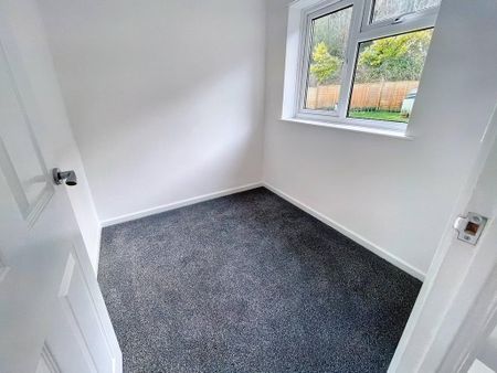 3 bedroom semi-detached house to rent - Photo 5