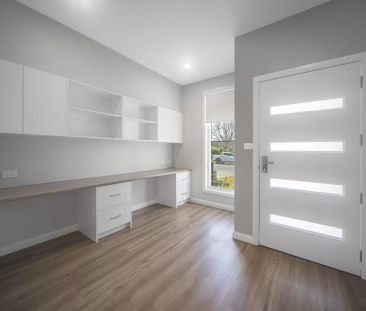 Modern on Meroo - Photo 2