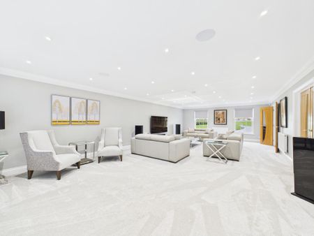 5 bedroom detached house to rent - Photo 4