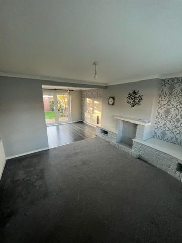 3 bedroom semi-detached house to rent - Photo 3
