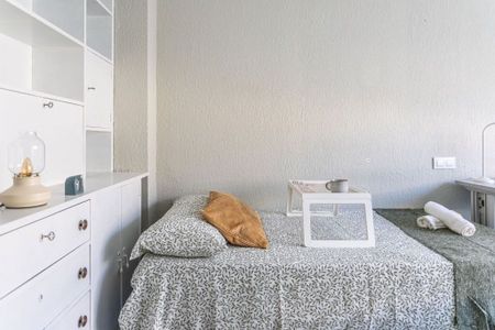 Carrer de Baldoví, Valencia, Valencian Community 46002 - Photo 2