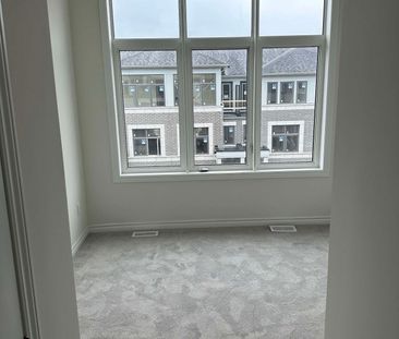 For Lease - 783 Kootenay Path, Oshawa, Ontario - Photo 2