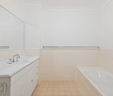 Well Appointed Apartment in Prime Location - Photo 1