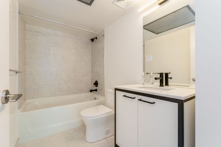 For Lease - 30 Ed Clark Gardens Unit# 2, Toronto, Ontario - Photo 5