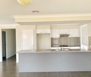 26 Wallis Avenue, Mittagong NSW 2575 - House For Rent | Domain - Photo 4