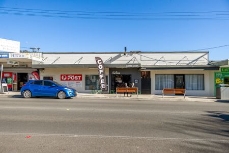 Renovated Three-Bedroom Unit in Commercial Precinct - Photo 3