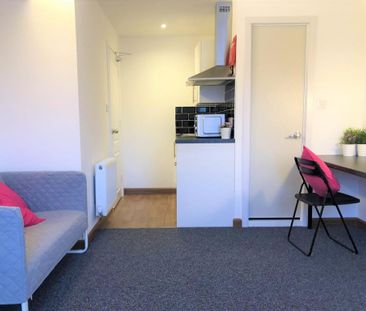 Studio to rent - Photo 6