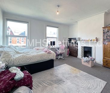 5 Bedroom Mid Terraced House for rent in Headingley Avenue - Photo 3
