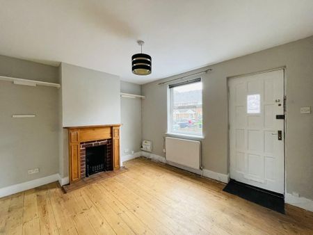 3 bedroom terraced house to rent - Photo 4