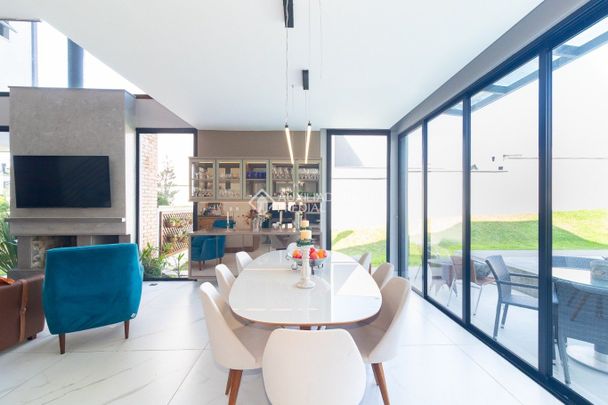 Casa com 4 quartos e 263m² para alugar em Vila Nova, Porto Alegre. - Photo 1