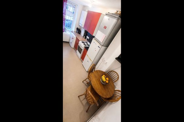 3 Bed Flat, Lynmouth Road, N16 - Photo 1