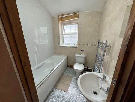 All Professional House Share - Bills Included - Harriet Street Room 9 - Photo 4