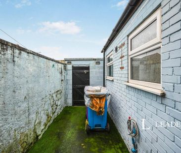 3 bedroom terraced house to rent - Photo 6