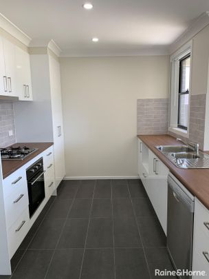 Quiet Location 4 Bedroom Duplex - Photo 1