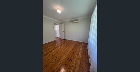 Convenient Location - Photo 4