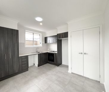 Modern Comfort & Style in a Prime Gledswood Hills Location - Photo 2