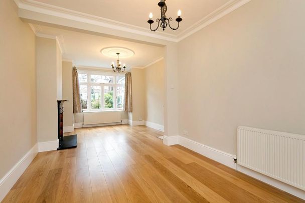 4 bedroom terraced house to rent - Photo 1