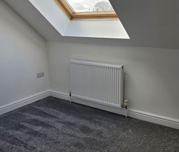 4 bedroom semi-detached house to rent - Photo 3