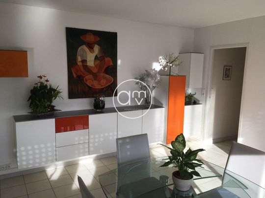 Location Appartement 5 pièces 111m² HYERES 83400 - Photo 1