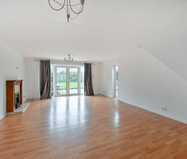 Winchilsea Crescent, West Molesey, KT8 - Photo 5