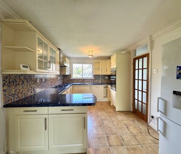 Maisie Webster Close, Middlesex, TW19 - Photo 5