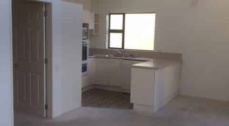 Sunny Karori City-End Townhouse - Photo 4