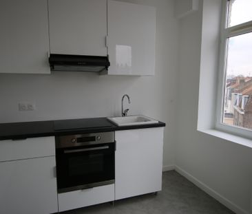 Location Appartement 1 pièce 41m² LILLE 59000 - Photo 2
