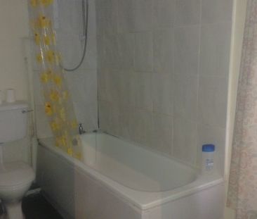 7 bedrooms Fully furnished Inclusive double fronted large house. LANGD - Photo 4