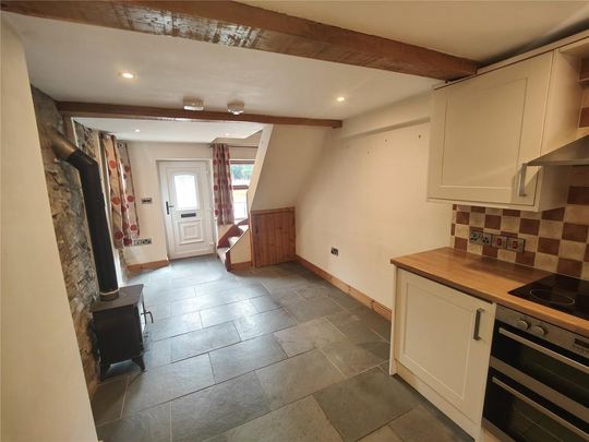 2 bedroom end of terrace house to rent - Photo 1