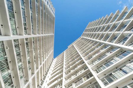 Two Bedrooms in Town - Photo 2