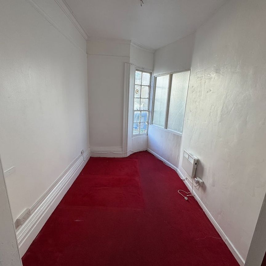 2 Bed Flat, Western Road, BN3 - Photo 1