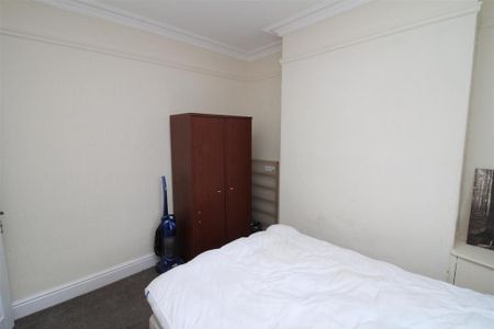 3 bedroom end of terrace house to rent - Photo 5