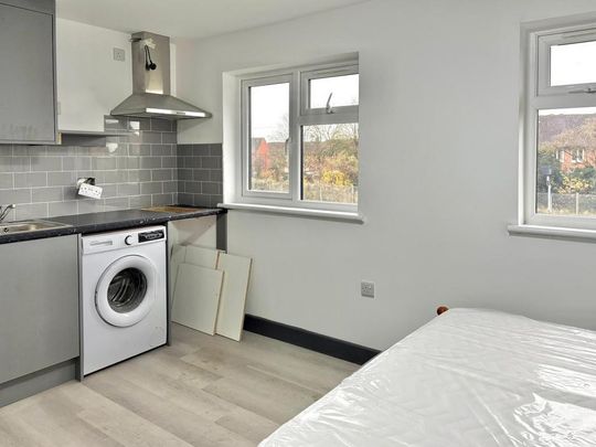 Studio to rent - Photo 1