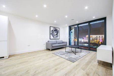 Kempton House, 122 High Street, TW18 4EQ - Photo 2