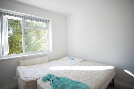 2 bedroom maisonette to rent - Photo 2