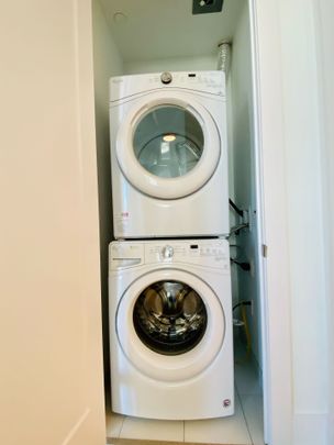 For Lease - 1 Edgewater Drive Unit# 219, Toronto, Ontario - Photo 1