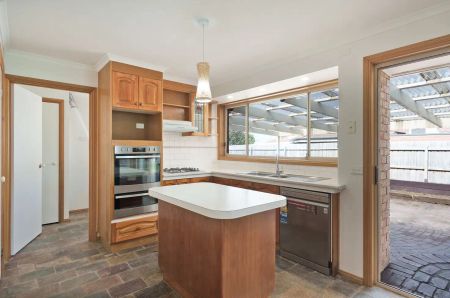 16 Sherriff Rise, Pakenham VIC 3810 - Photo 3