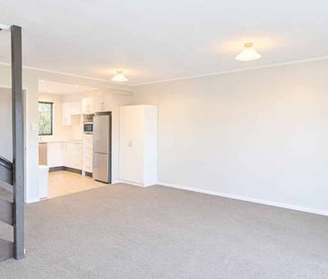 Convenient Living Close to Town - Corrie Street - Photo 2