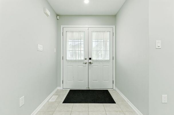 For Lease - 16 Froggy Drive, Thorold, Ontario - Photo 1