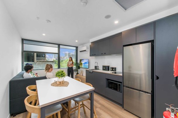 4 Bedroom Apartment - Photo 1