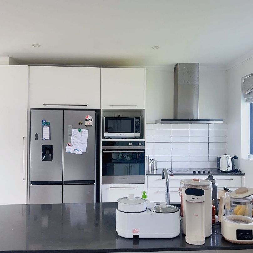 Spacious 4-Bedroom Family Home in Prime Massey Location – Available - Photo 1