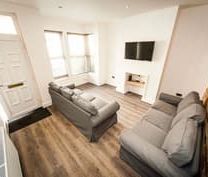 6 Bed - 5 Burchett Place, Woodhouse, Leeds - LS6 2LN - Student - Photo 4