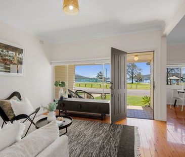 Seaside cottage in the ultimate lifestyle location - Photo 1