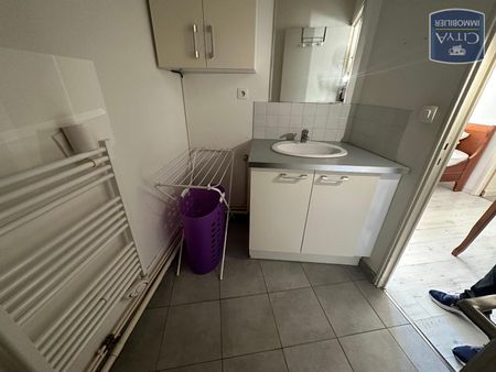 Location Appartement 2 pièces 32m² BOURG EN BRESSE 01000 - Photo 3