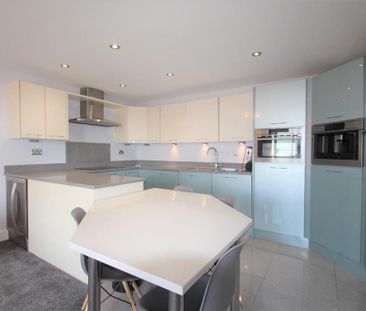 3 bedroom apartment to rent - Photo 6