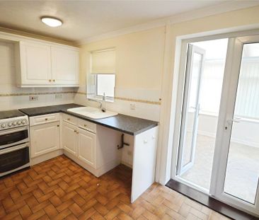 2 bedroom semi-detached house to rent - Photo 5