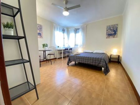 Calle de Pico de Alba, Madrid, Community of Madrid 28053 - Photo 5