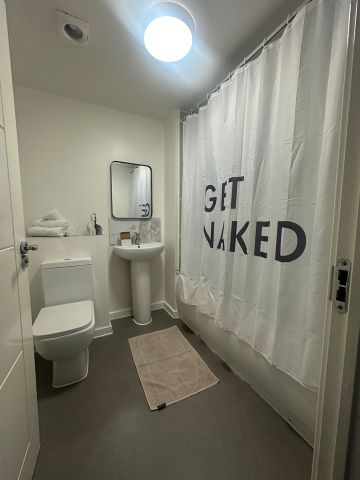 Room in a Shared House, Morton Hall Road, M12 - Photo 5